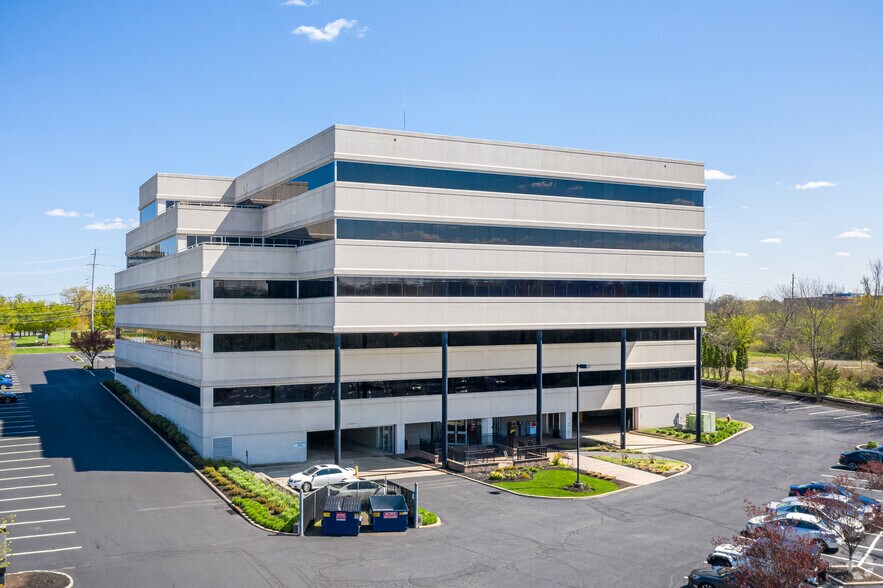 285 Davidson Ave, Somerset, NJ à louer - Photo du bâtiment - Image 3 de 4