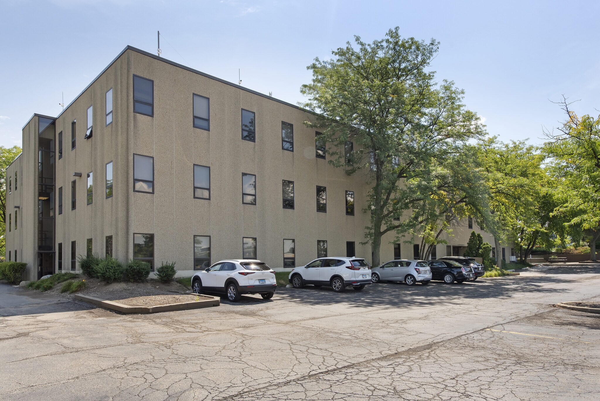 1250 S Grove Ave, Barrington, IL à louer Photo du bâtiment- Image 1 de 25
