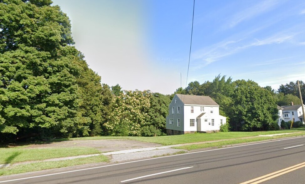 2731 & 2735 Whitney Ave, Hamden portfolio of 2 properties for sale on LoopNet.ca - Building Photo - Image 2 of 2