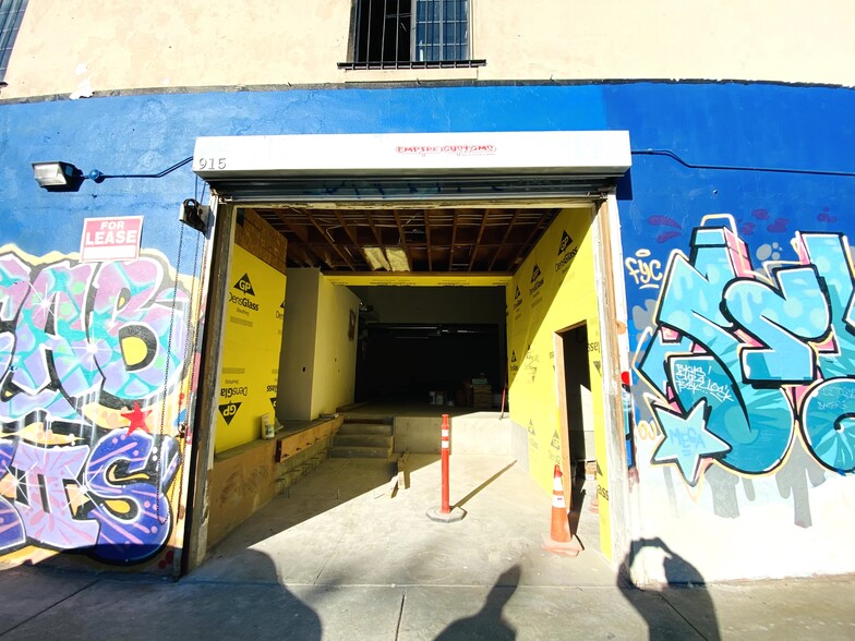 915 S Duncan Ave, Los Angeles, CA for lease - Building Photo - Image 1 of 19