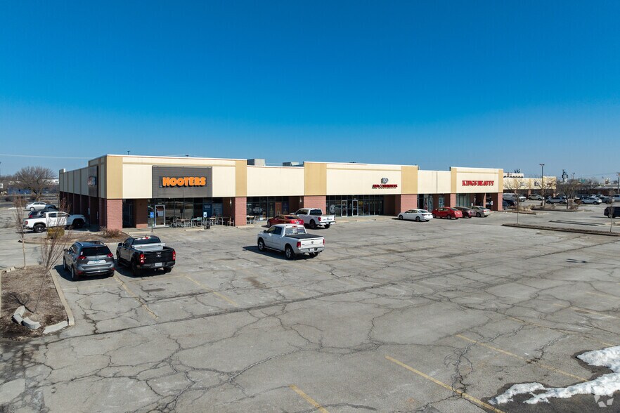 301-341 Market Pl, Fairview Heights, IL à louer - Photo principale - Image 2 de 6
