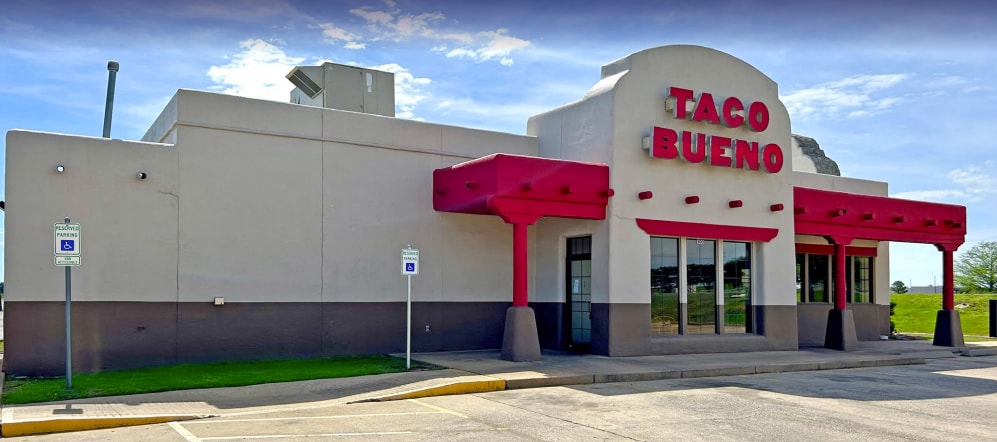 500 Shawnee Mall Dr, Shawnee, OK for lease Building Photo- Image 1 of 8