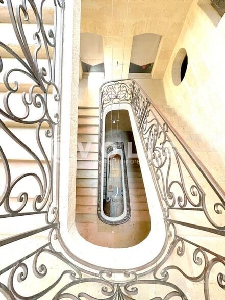 41 Rue Borie, Bordeaux for lease - Interior Photo - Image 3 of 9