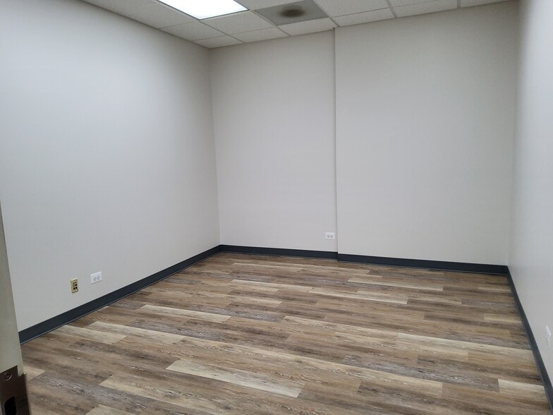 450 Airport Rd, Elgin, IL à louer - Photo intérieure - Image 3 de 9