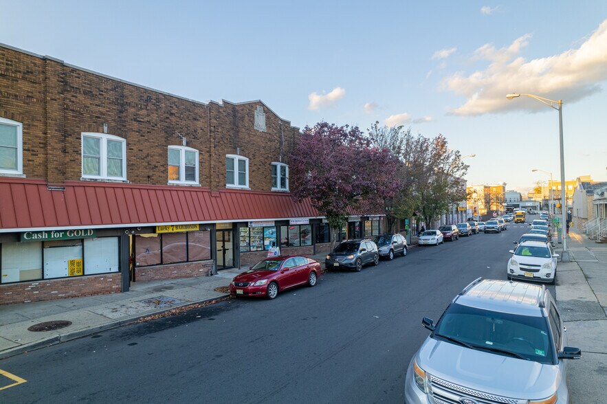 321-335 Maple St, Perth Amboy, NJ à louer - Photo du bâtiment - Image 2 de 17