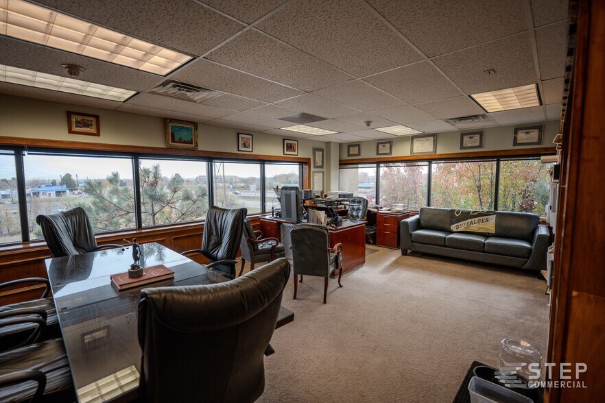 605 Parfet St, Lakewood, CO à vendre - Photo du bâtiment - Image 3 de 27