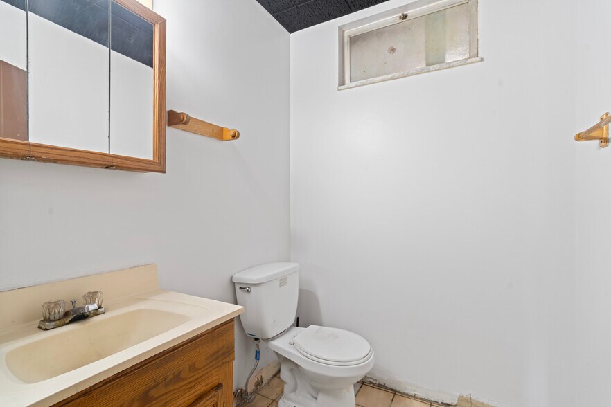 15 S Worthington St, Youngstown, OH à vendre - Photo du bâtiment - Image 3 de 32