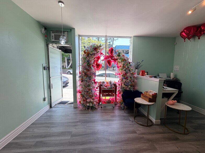 353-359 E Magnolia Blvd, Burbank, CA à louer - Photo du bâtiment - Image 2 de 10