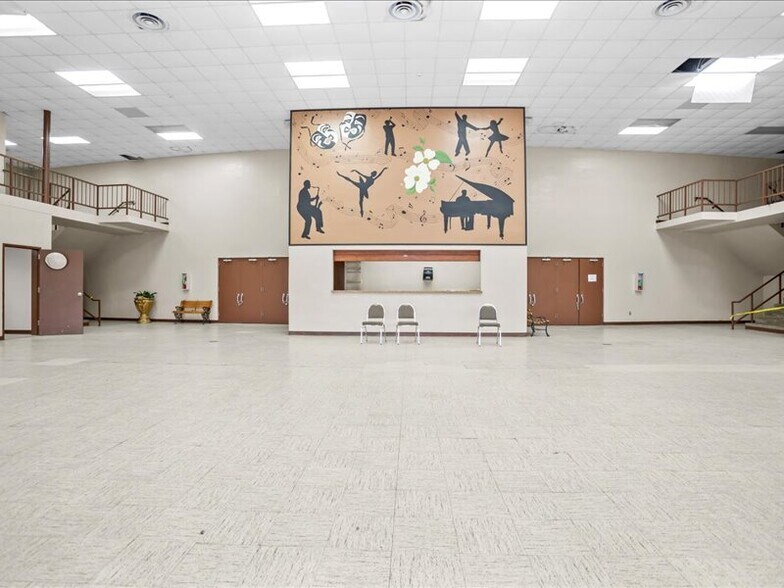 1819 Spring St, Palestine, TX à vendre - Photo intérieure - Image 3 de 60