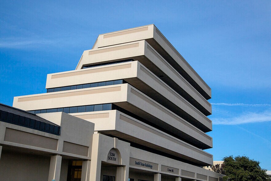 5282 Medical Dr, San Antonio, TX à louer - Photo du bâtiment - Image 2 de 4
