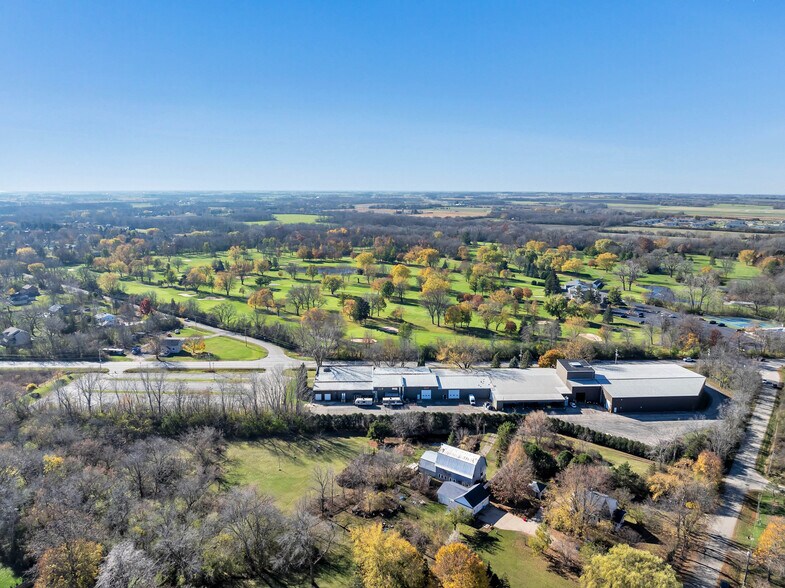 3972 S US Highway 45, Oshkosh, WI à vendre - Photo du bâtiment - Image 2 de 15