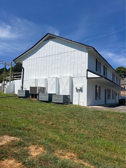 907 Grand Avenue SW, Fort Payne, AL à louer - Photo du b timent - Image 2 de 3