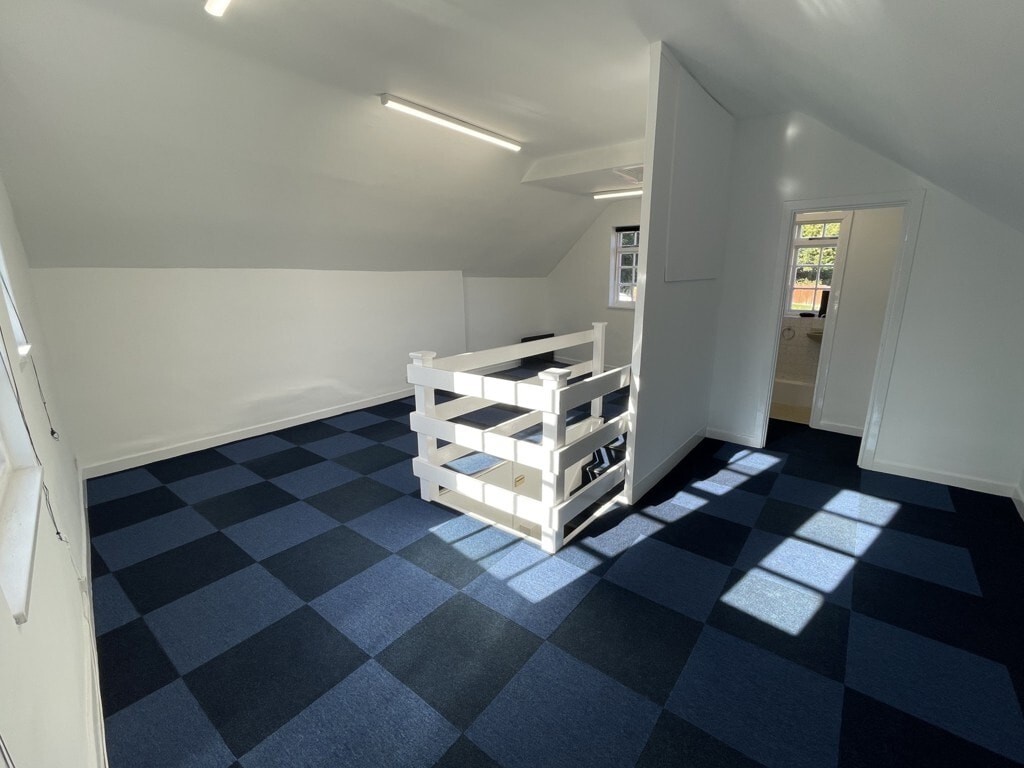 9 High St, Burnham for lease Interior Photo- Image 1 of 3