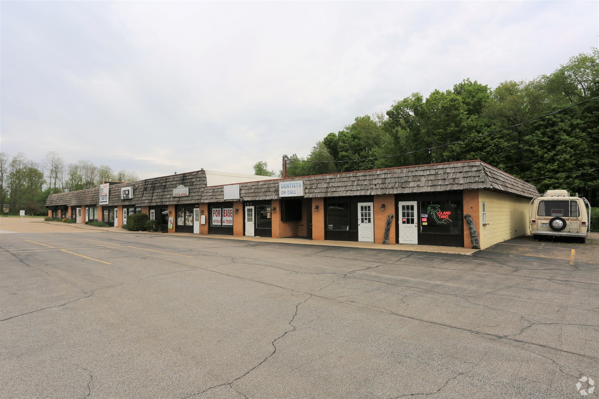 303-309 E Main St, Mansfield, OH for lease Primary Photo- Image 1 of 5