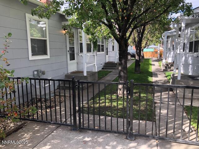 425-445 Casazza Dr, Reno, NV for sale - Building Photo - Image 2 of 18