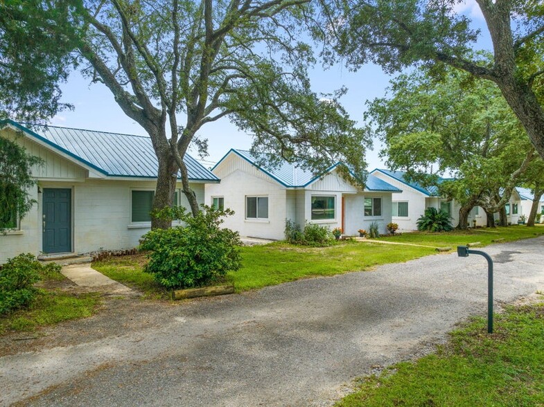 9661 Navarre Pky, Navarre, FL for sale - Primary Photo - Image 1 of 67