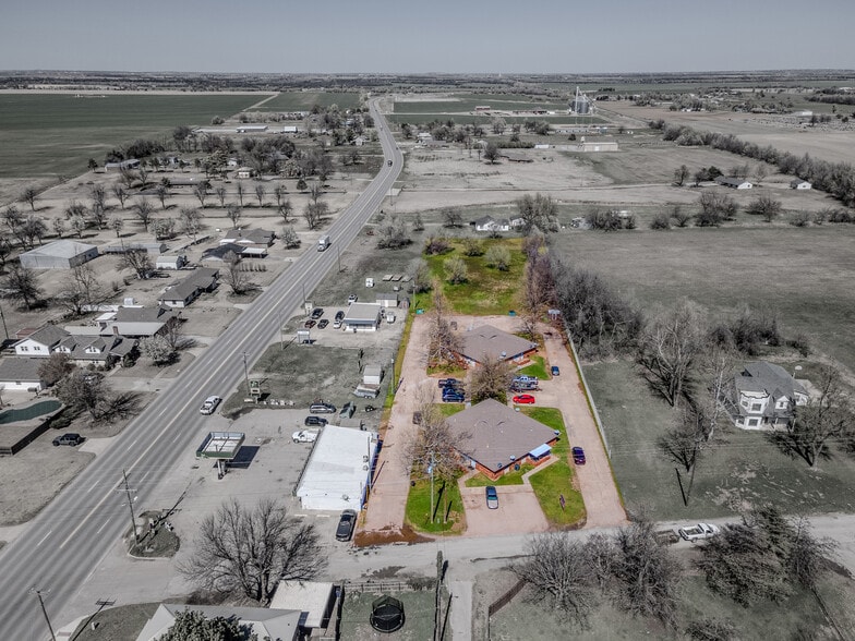 210 NW North St, Minco, OK à vendre - Photo du bâtiment - Image 2 de 40