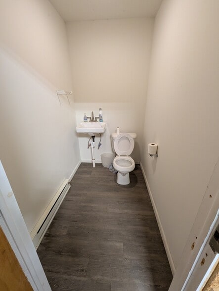 5 Lafayette St, Plattsburgh, NY for lease - Interior Photo - Image 3 of 7