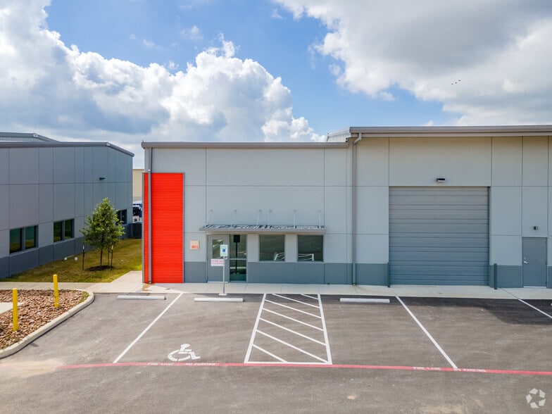 7637 Fm 3009, Schertz, TX for lease - Building Photo - Image 1 of 14