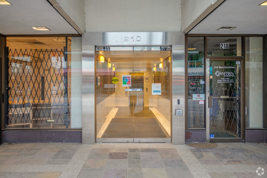 210 W Broadway, Vancouver, BC for lease - Building Photo - Image 3 of 15
