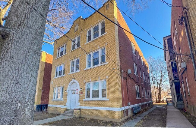 More details for 204-206 Magnolia St, Hartford, CT - Multifamily for Sale