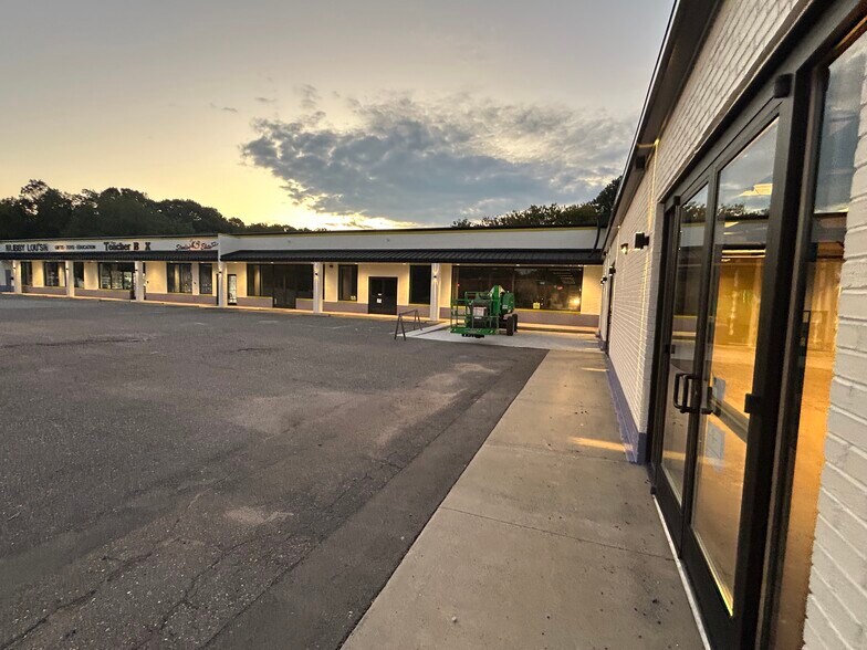 225 Market St, Cramerton, NC à louer - Photo du bâtiment - Image 1 de 10