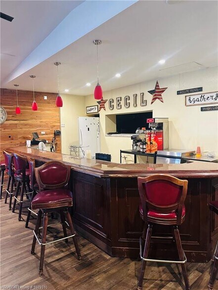 31 AR-96, Cecil, AR à vendre - Photo du bâtiment - Image 3 de 13