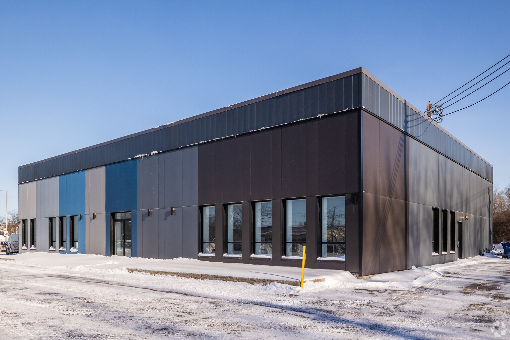 2511 Boul Le Corbusier, Laval, QC for sale Primary Photo- Image 1 of 1