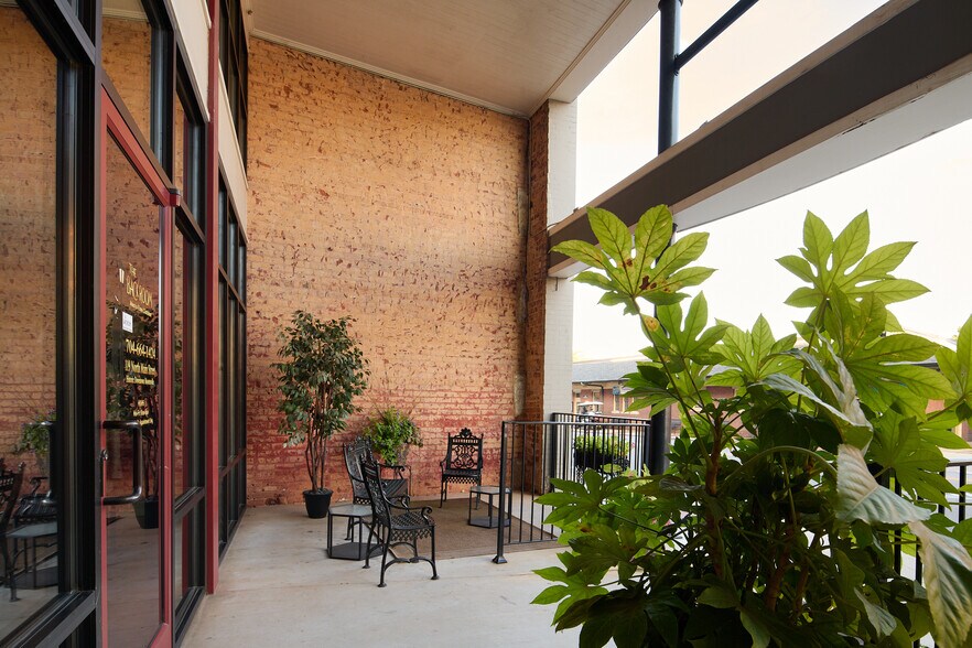 119 N Main St, Mooresville, NC à louer - Photo du bâtiment - Image 2 de 14