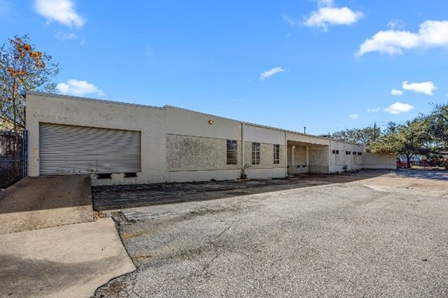 6880 Wynnwood Dr, Houston, TX for lease - Building Photo - Image 3 of 6