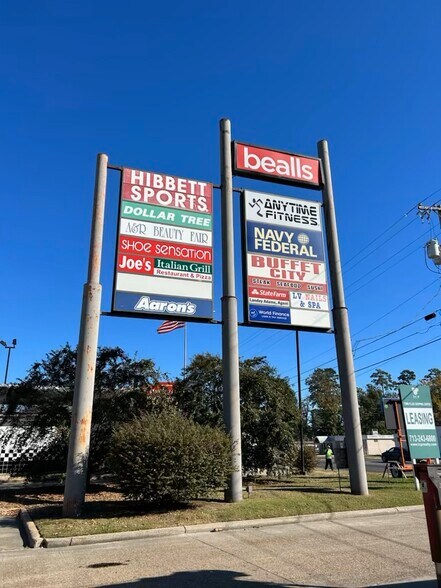 1710-1784 S 5th St, Leesville, LA à louer - Photo du bâtiment - Image 2 de 6