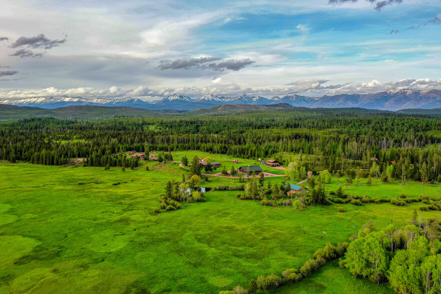 12455 N Placid Lake Rd, Seeley Lake, MT for sale - Primary Photo - Image 1 of 99