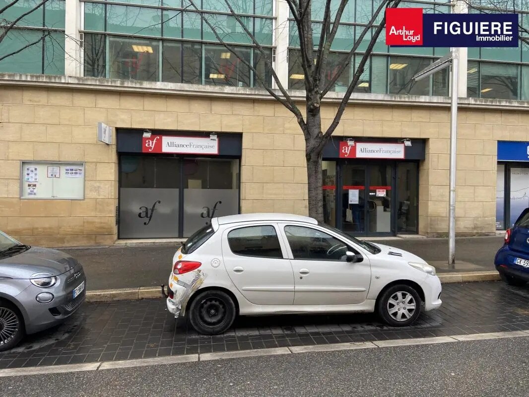 Retail in Aix-en-Provence for lease Building Photo- Image 1 of 7