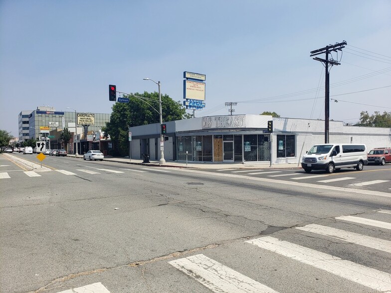 6300 Laurel Canyon Blvd, North Hollywood, CA for sale - Building Photo - Image 1 of 1