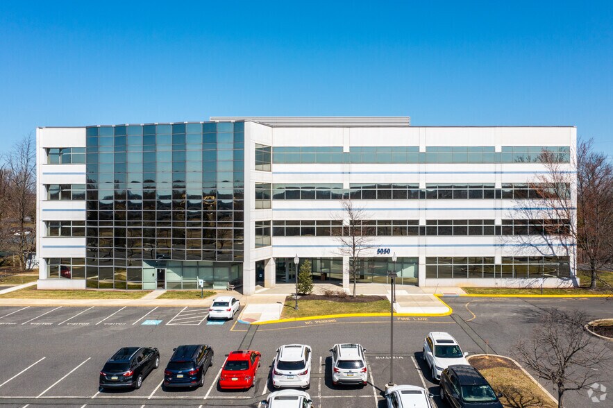 5050 W Tilghman St, Allentown, PA à louer - Photo du bâtiment - Image 2 de 4