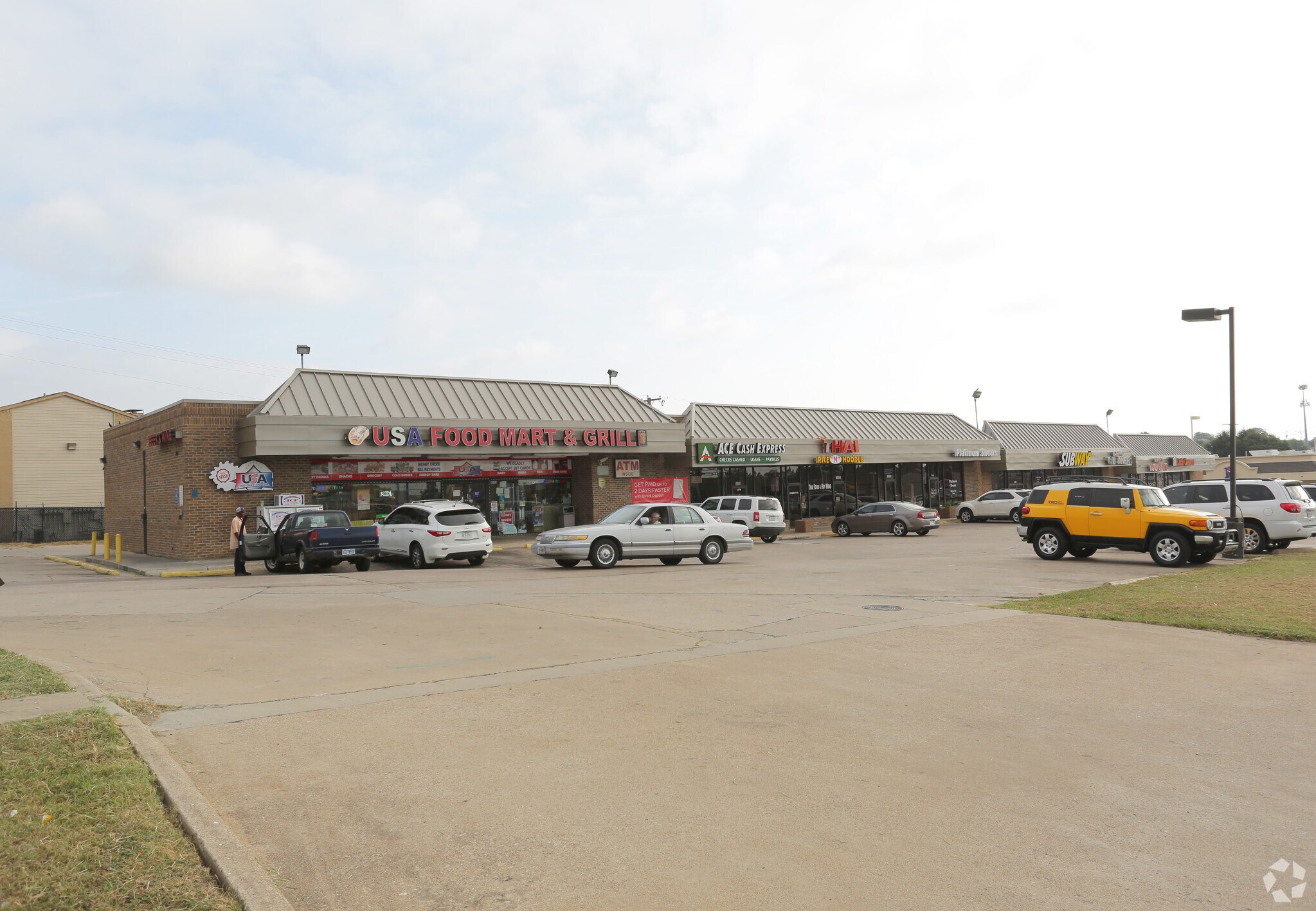 9074-9098 W Camp Bowie West Blvd, Fort Worth, TX à louer Photo du bâtiment- Image 1 de 9