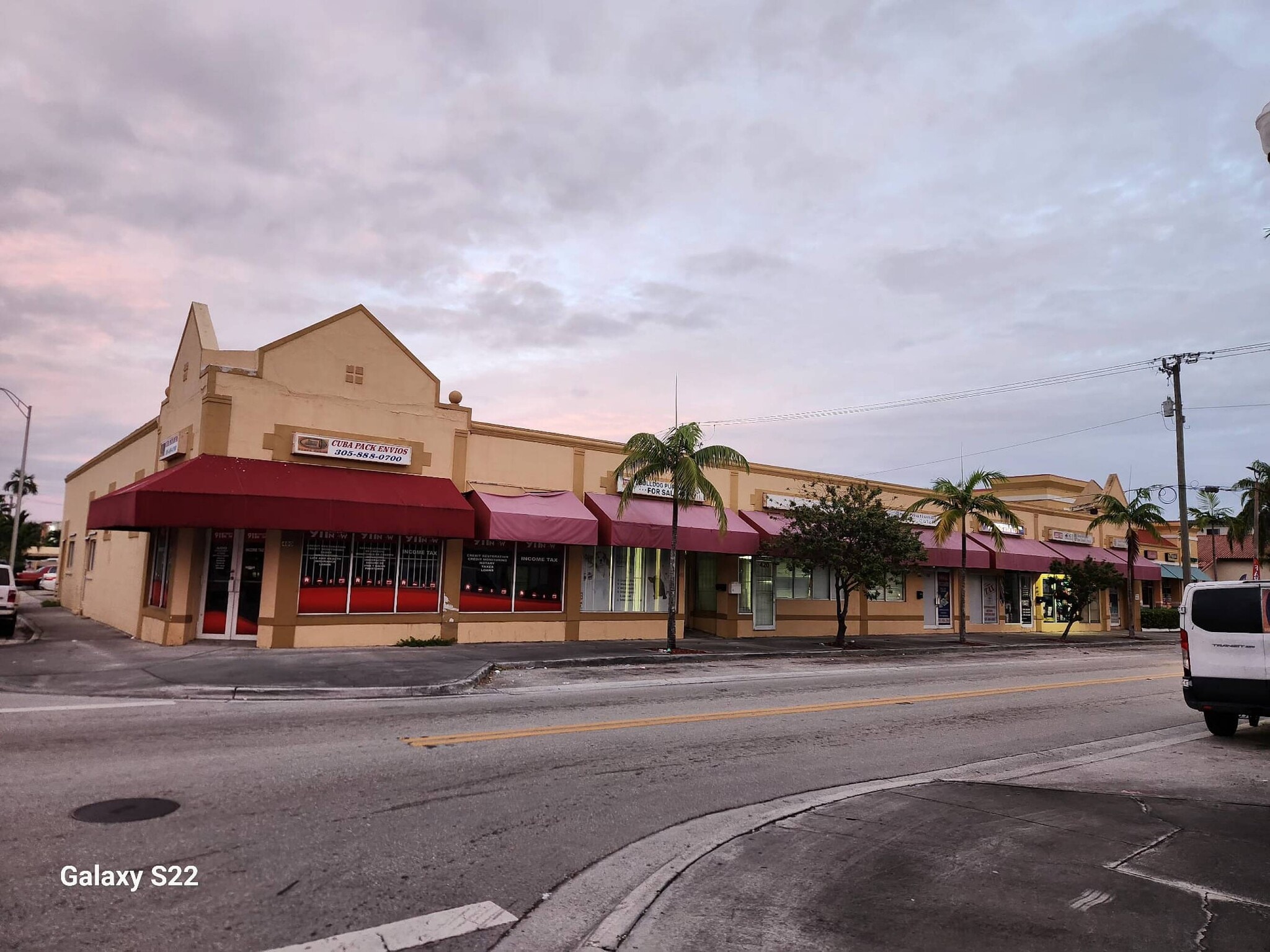 400-450 Palm Ave, Hialeah, FL à louer Photo du bâtiment- Image 1 de 5
