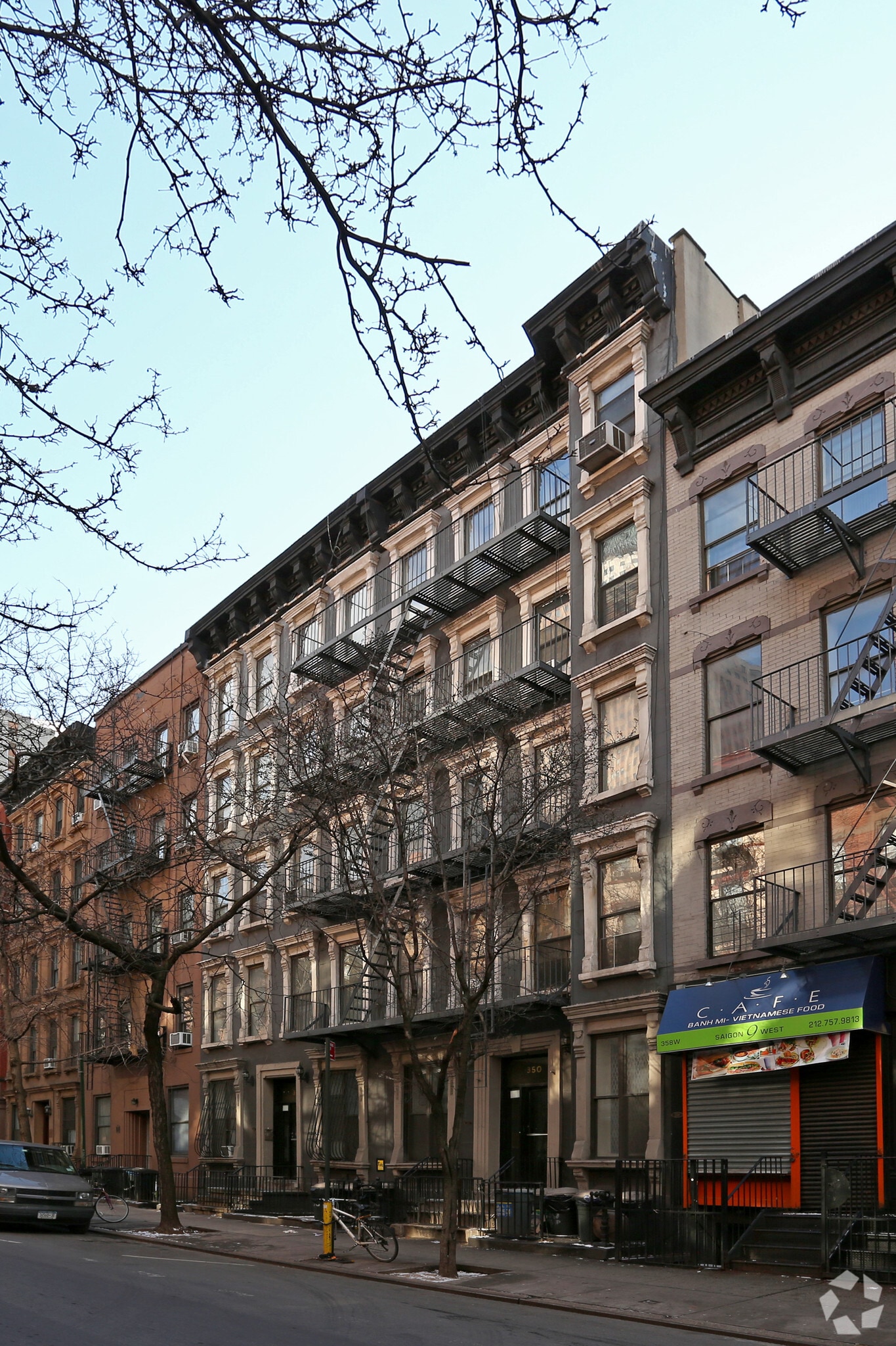 348-358 W 47th St, New York, NY for lease Primary Photo- Image 1 of 13