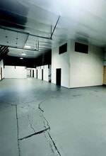 2990 Portland Rd NE, Salem, OR for lease Interior Photo- Image 1 of 3