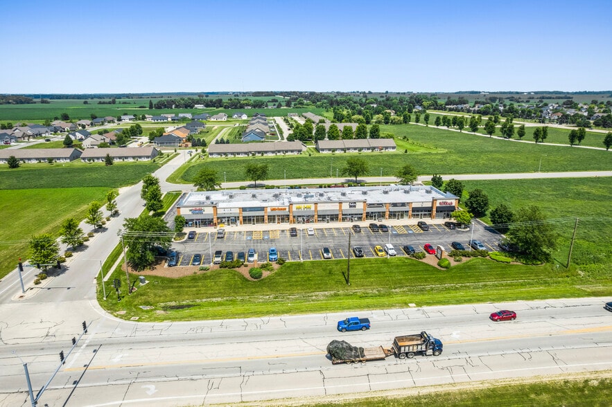 265 Peace Rd, Sycamore, IL à vendre - Photo du bâtiment - Image 3 de 8