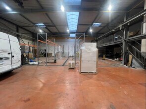 25 Rue Du 35Eme Regiment D'Aviation, Bron for sale Building Photo- Image 2 of 7