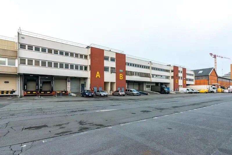 Flex in Saint-Ouen-sur-Seine for lease - Building Photo - Image 3 of 12