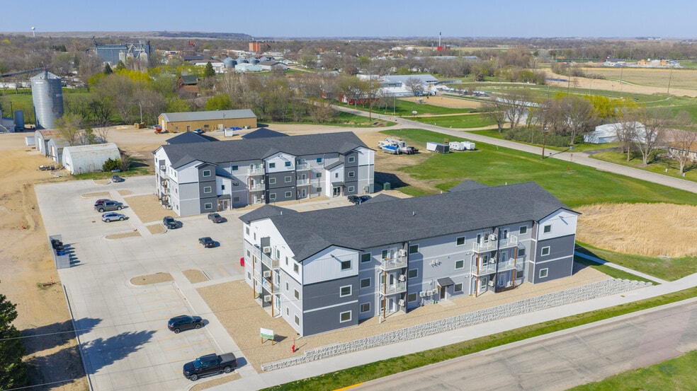 120 & 124 W Hatting St, Luverne, MN à vendre - Photo principale - Image 1 de 18