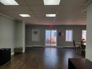 610 Av O'connell, Dorval, QC for lease Interior Photo- Image 2 of 2