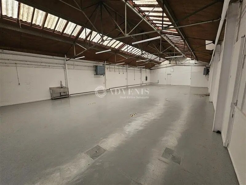 Flex in Villeneuve-Saint-Georges for lease Interior Photo- Image 1 of 7