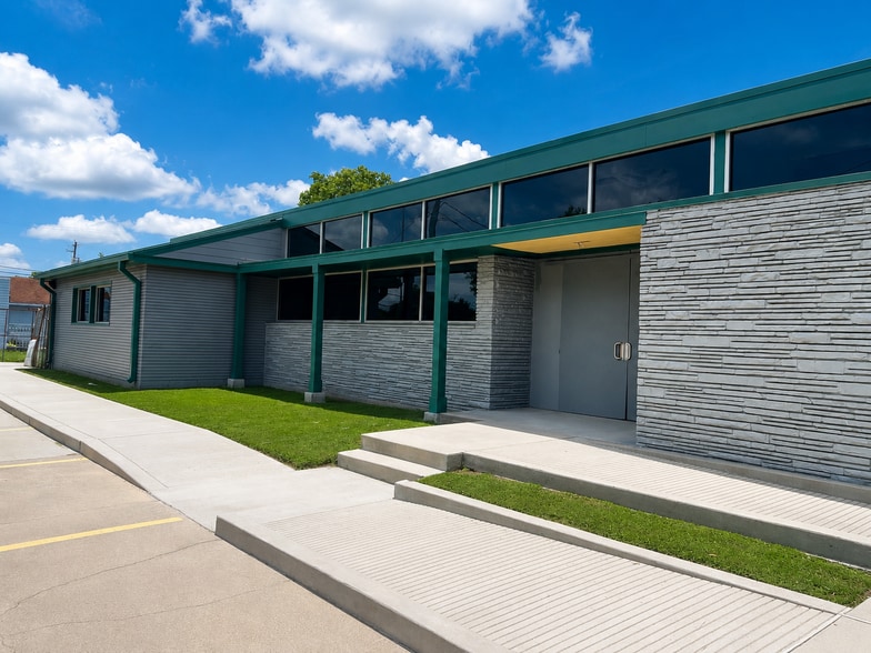4900-4904 Griggs Rd, Houston, TX for lease - Building Photo - Image 1 of 13