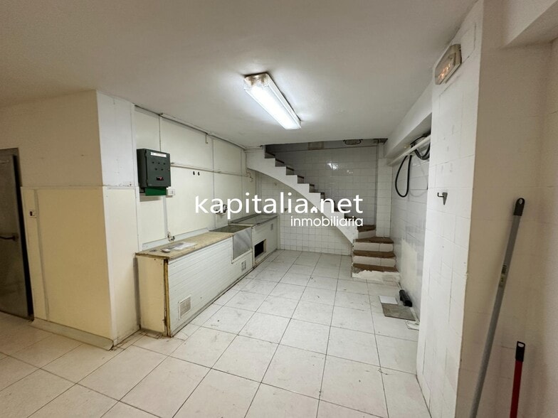 Retail in Ontinyent, Valencia for lease - Building Photo - Image 3 of 8