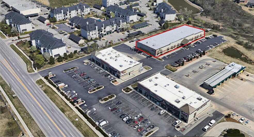 3590 N Woodlawn Blvd, Wichita, KS à vendre - Photo du bâtiment - Image 3 de 4