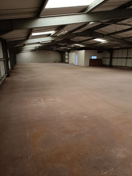 4 Western Side, Clawton à louer - Photo du bâtiment - Image 3 de 7