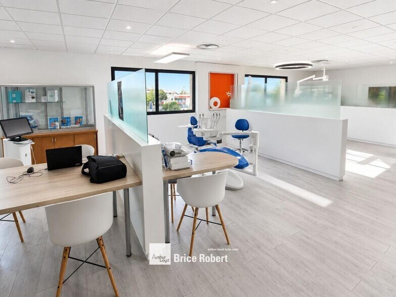 Office in Limonest for lease - Interior Photo - Image 3 of 7